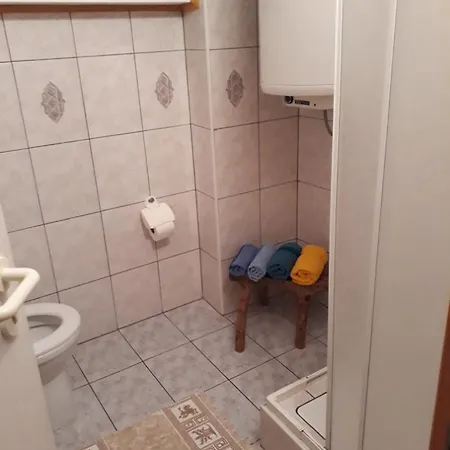 Nela * Pula