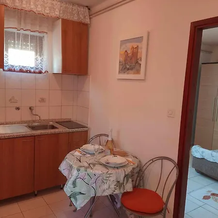 Nela Apartmán Pula