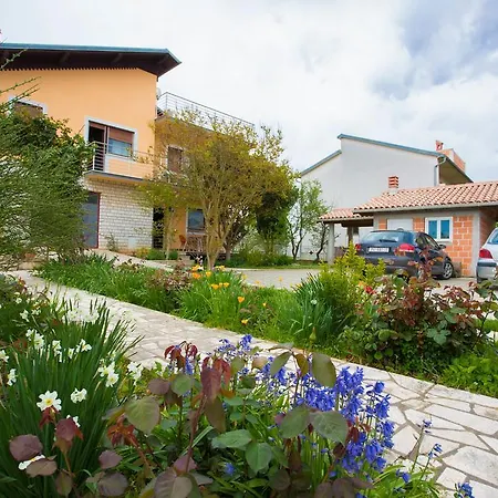 Apartment Nela *