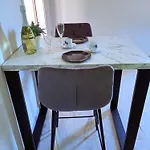 Nela Διαμέρισμα *